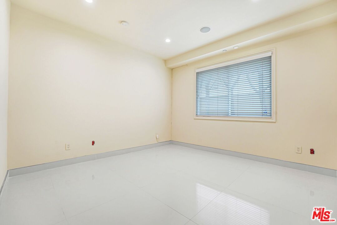 11921 Dorothy St Unit: 102
