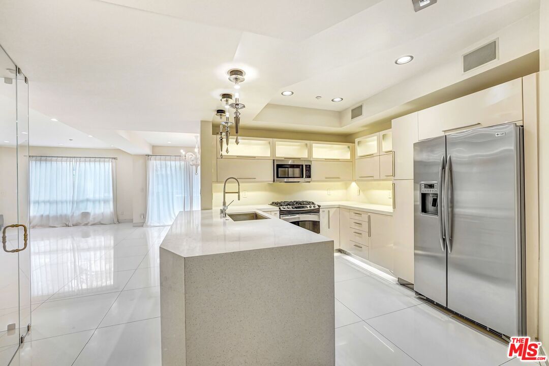 11921 Dorothy St Unit: 102