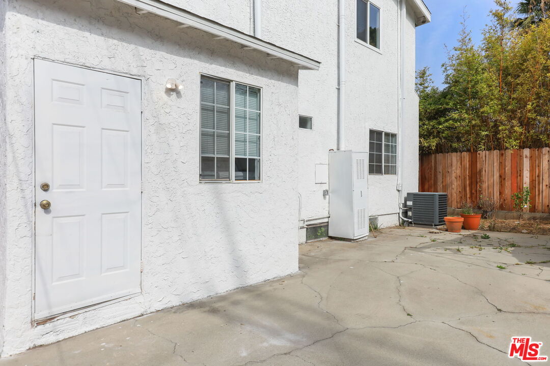 1174 S Highland Ave