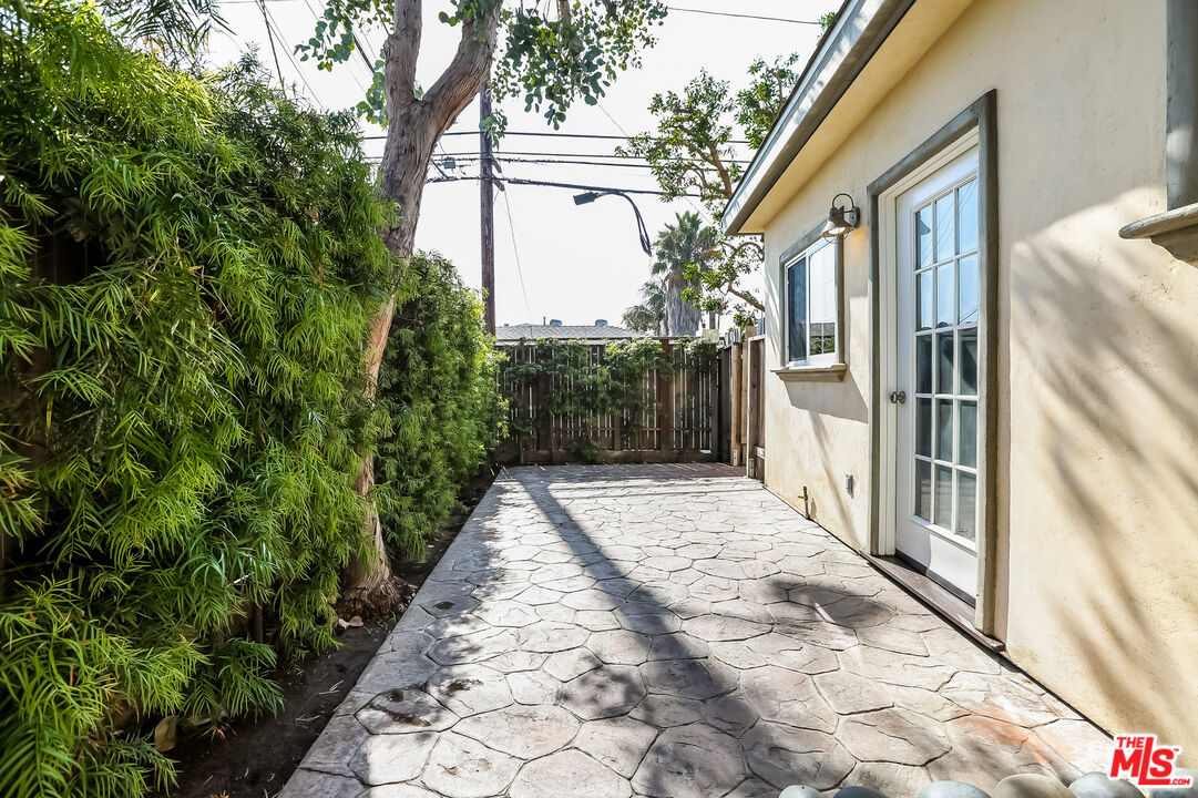 252 HAMPTON DR Unit: E