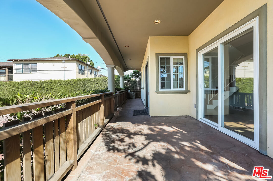 252 HAMPTON DR Unit: E