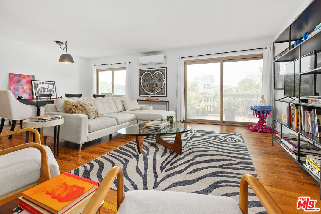 5950 Buckingham Pkwy Unit: 305