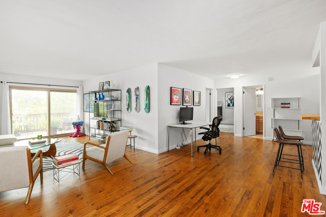 5950 Buckingham Pkwy Unit: 305