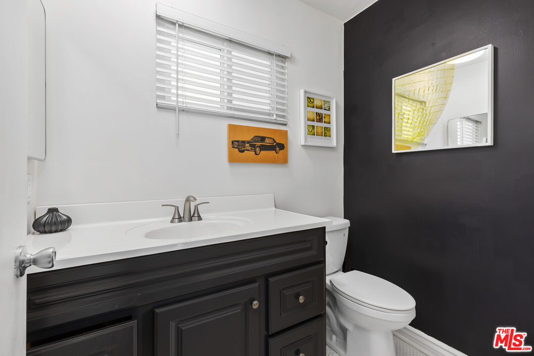 5950 Buckingham Pkwy Unit: 305