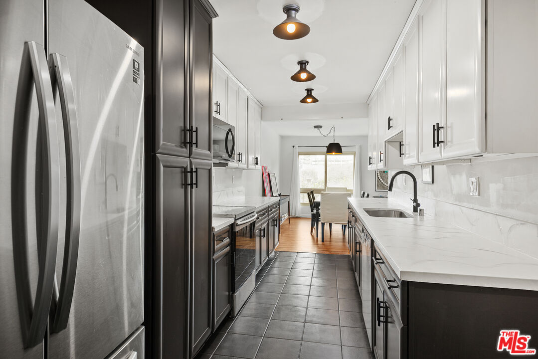 5950 Buckingham Pkwy Unit: 305