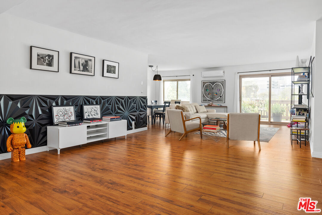 5950 Buckingham Pkwy Unit: 305