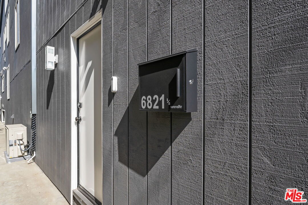 6821 E Ocean Blvd Unit: 1/2
