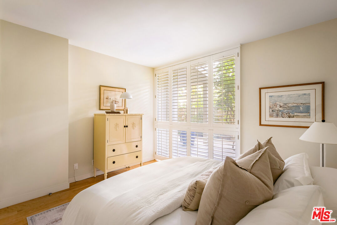 4411 Los Feliz Blvd Unit: 106