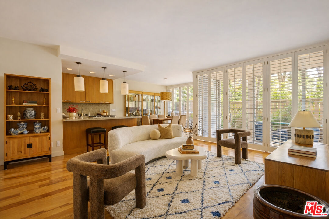 4411 Los Feliz Blvd Unit: 106