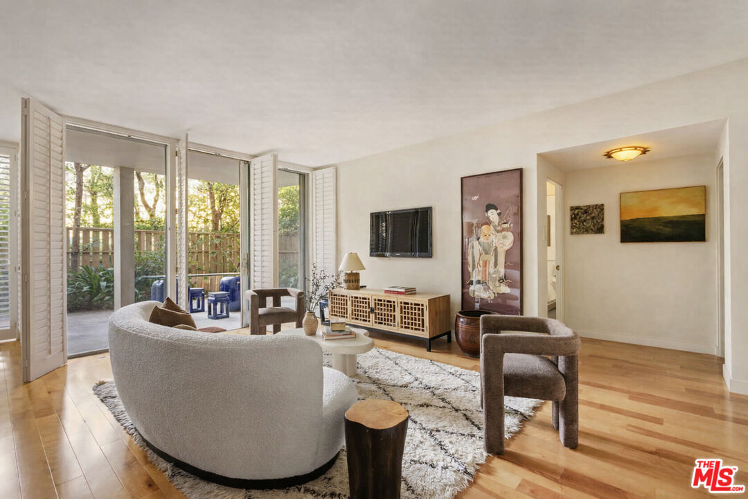 4411 Los Feliz Blvd Unit: 106