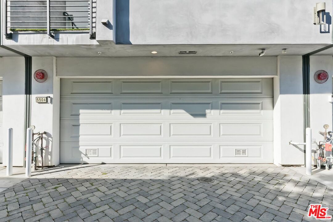 5504 W Olympic Blvd