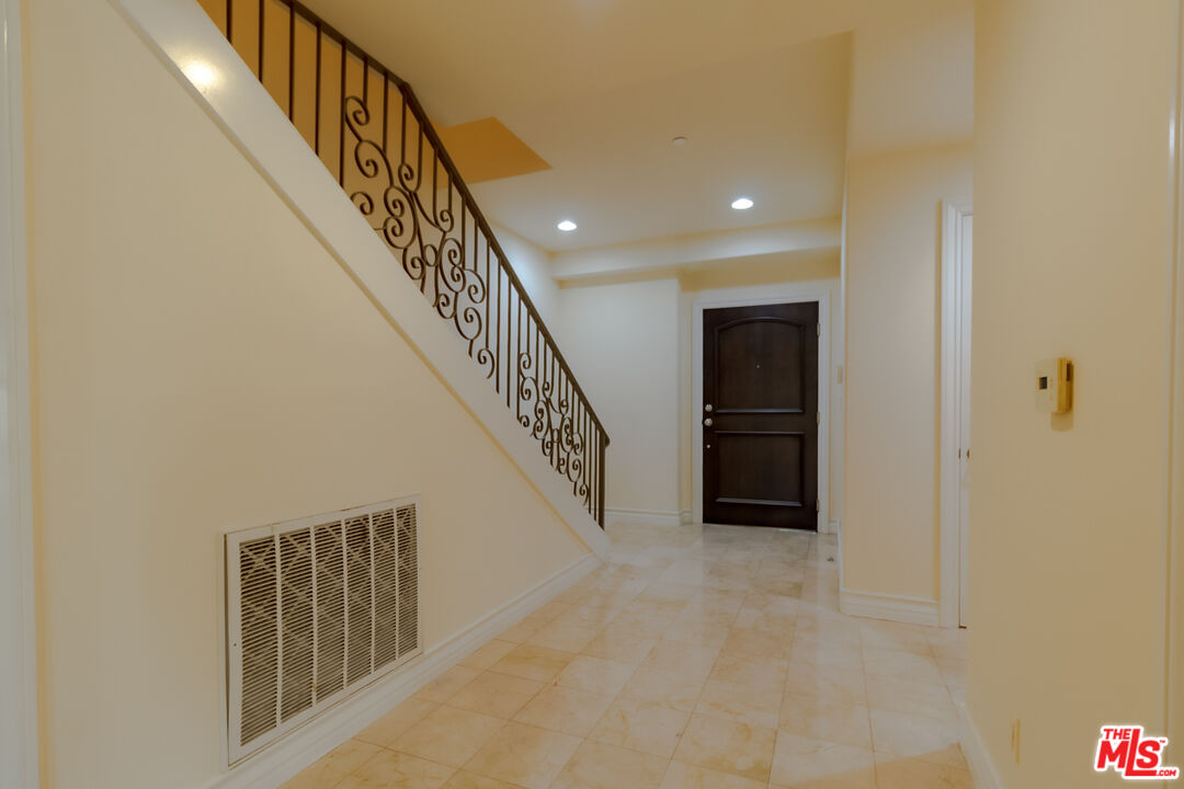 132 S Crescent Dr Unit: 103