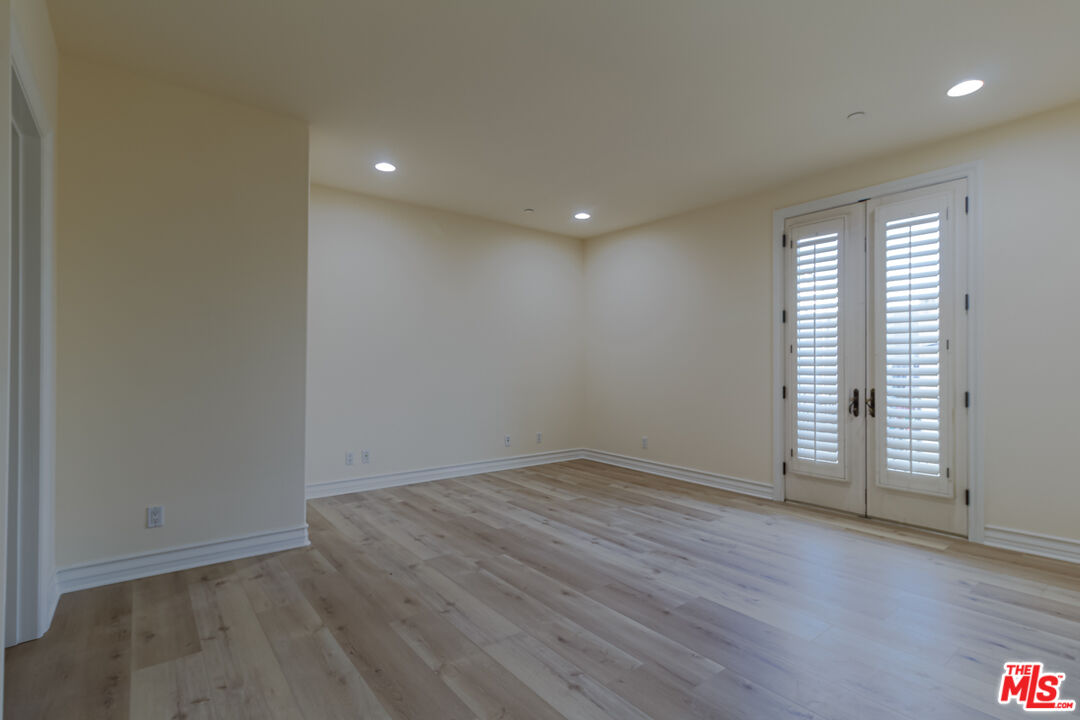 132 S Crescent Dr Unit: 103