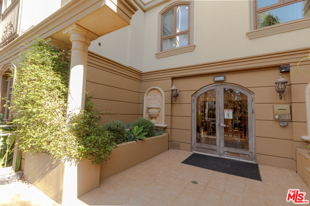 132 S Crescent Dr Unit: 103