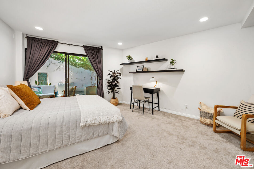 11687 Bellagio Rd Unit: 3