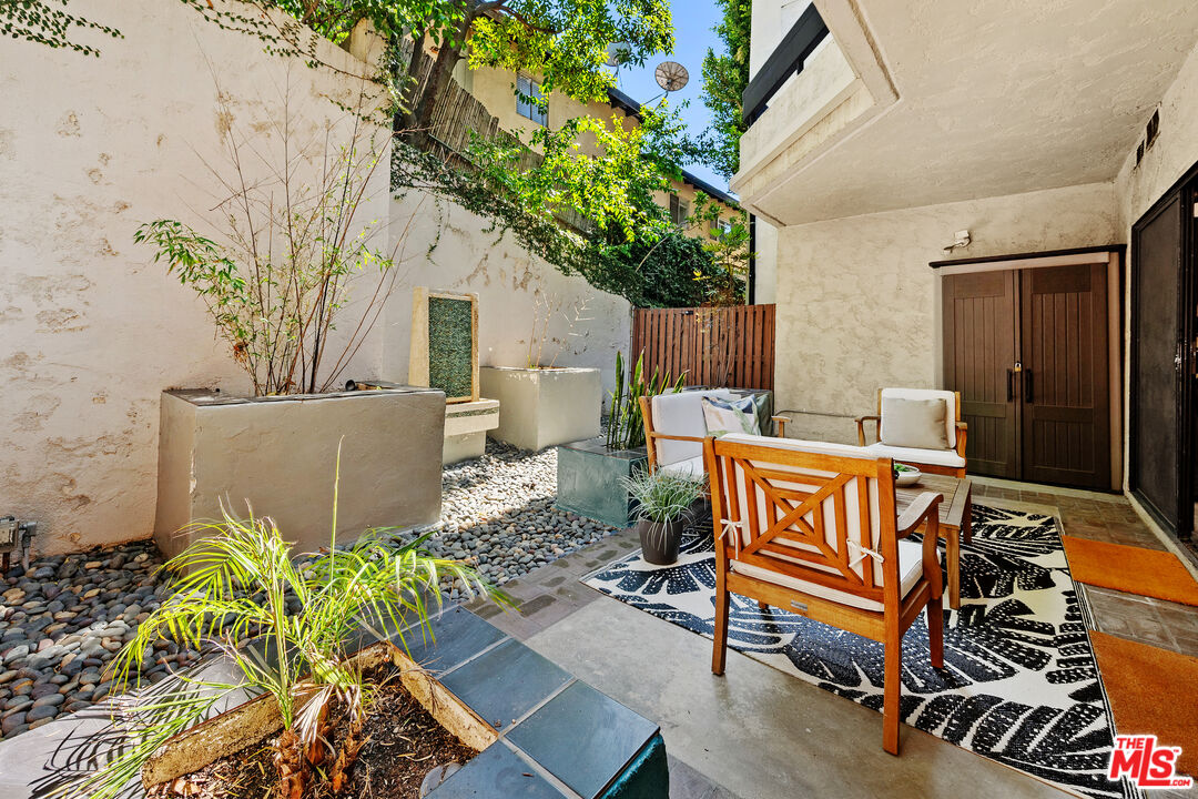 11687 Bellagio Rd Unit: 3