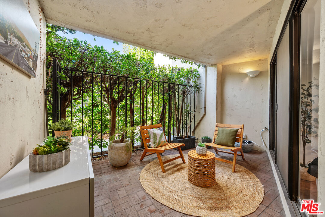 11687 Bellagio Rd Unit: 3