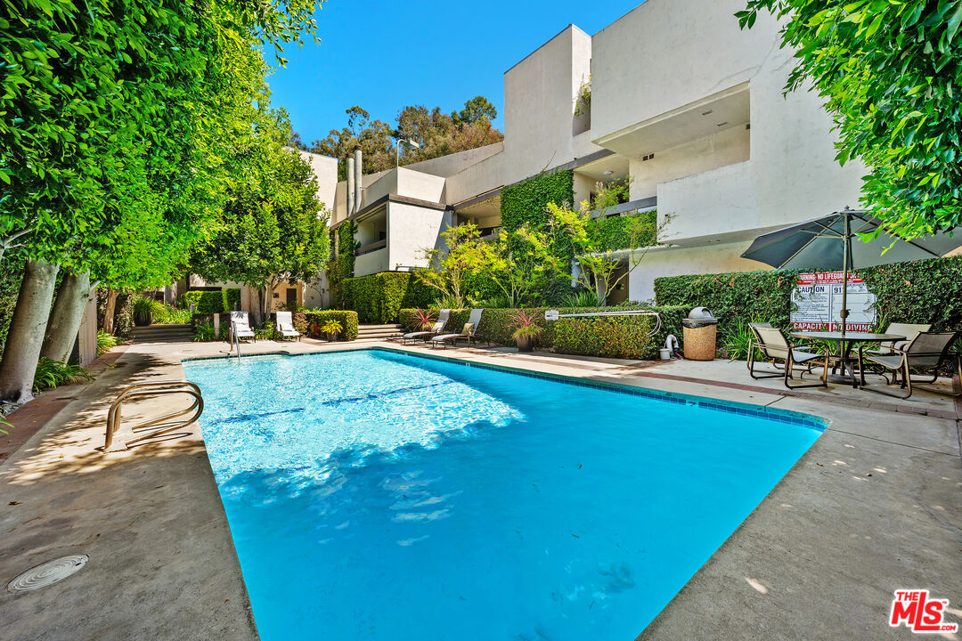 11687 Bellagio Rd Unit: 3