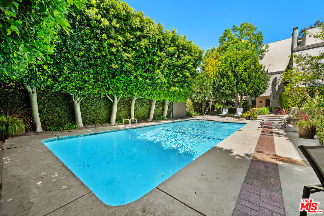 11687 Bellagio Rd Unit: 3