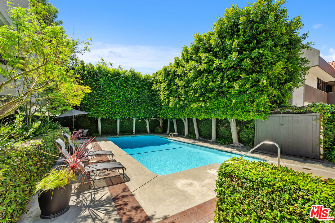 11687 Bellagio Rd Unit: 3