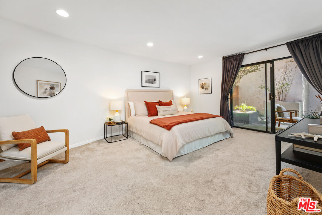 11687 Bellagio Rd Unit: 3