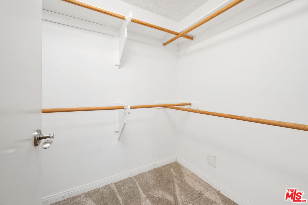 11687 Bellagio Rd Unit: 3