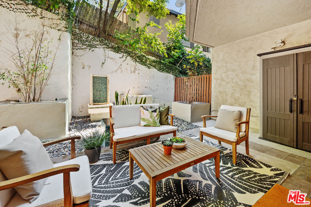11687 Bellagio Rd Unit: 3