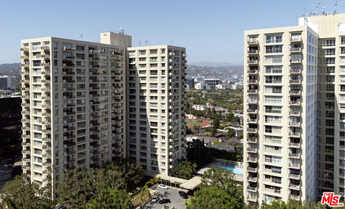 2160 Century Park Unit: 1712