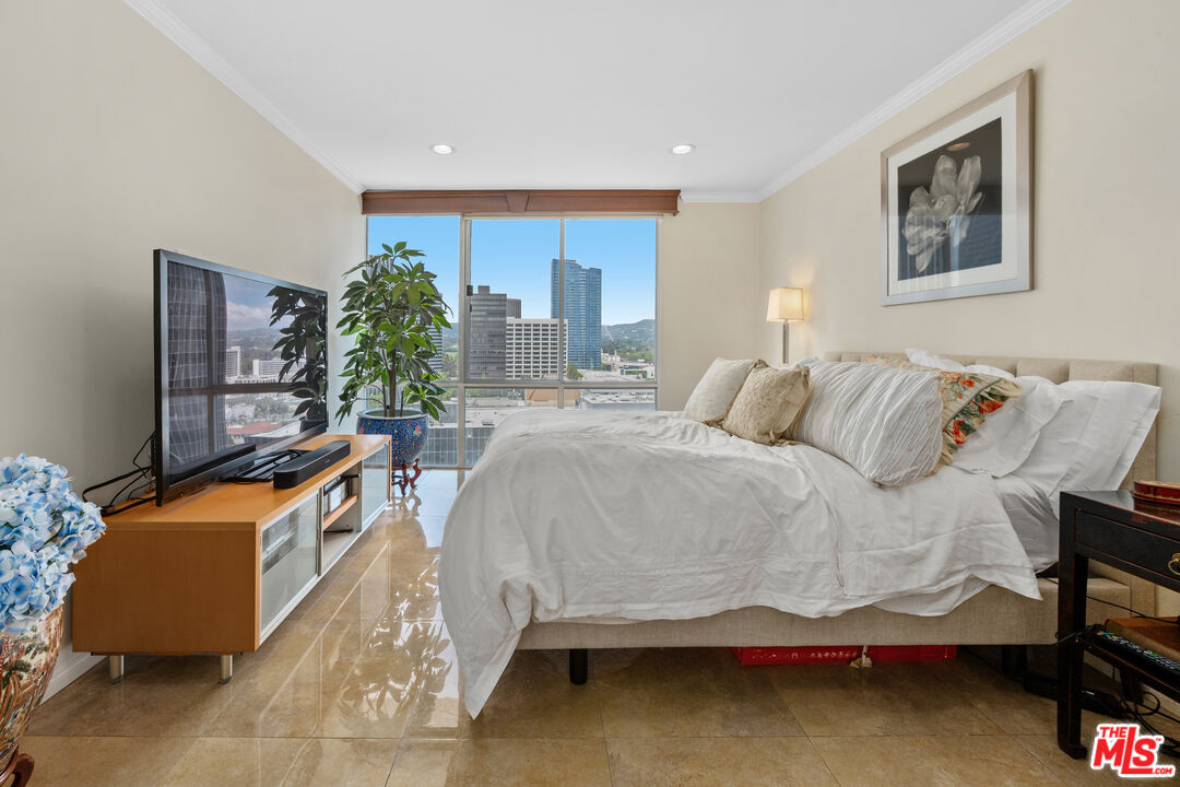 2160 Century Park Unit: 1712