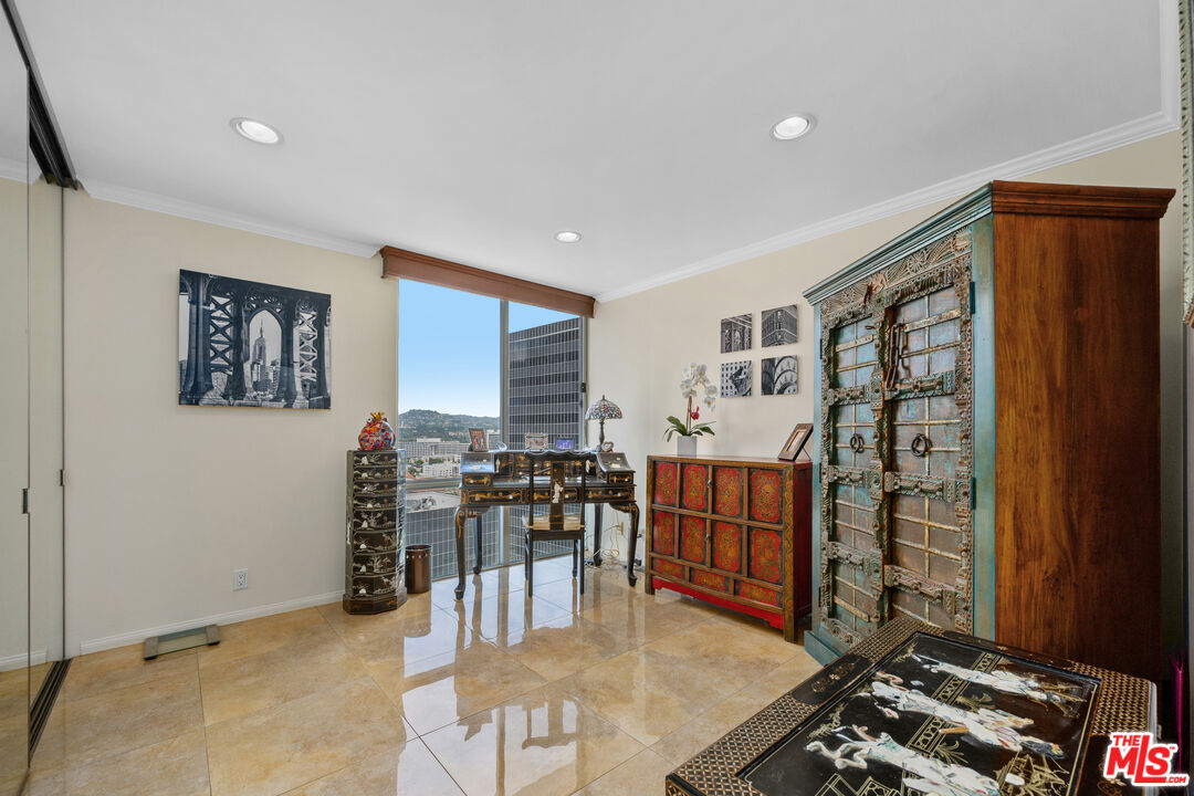 2160 Century Park Unit: 1712