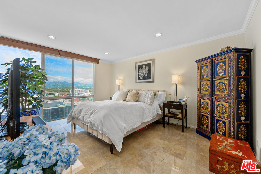 2160 Century Park Unit: 1712