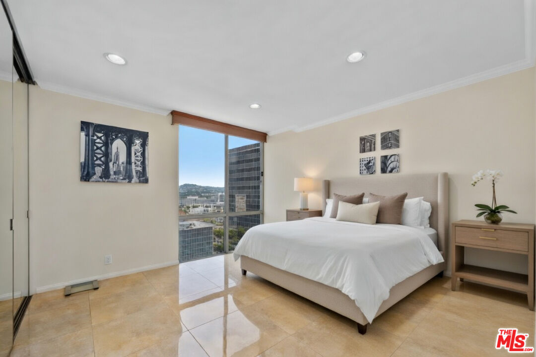 2160 Century Park Unit: 1712