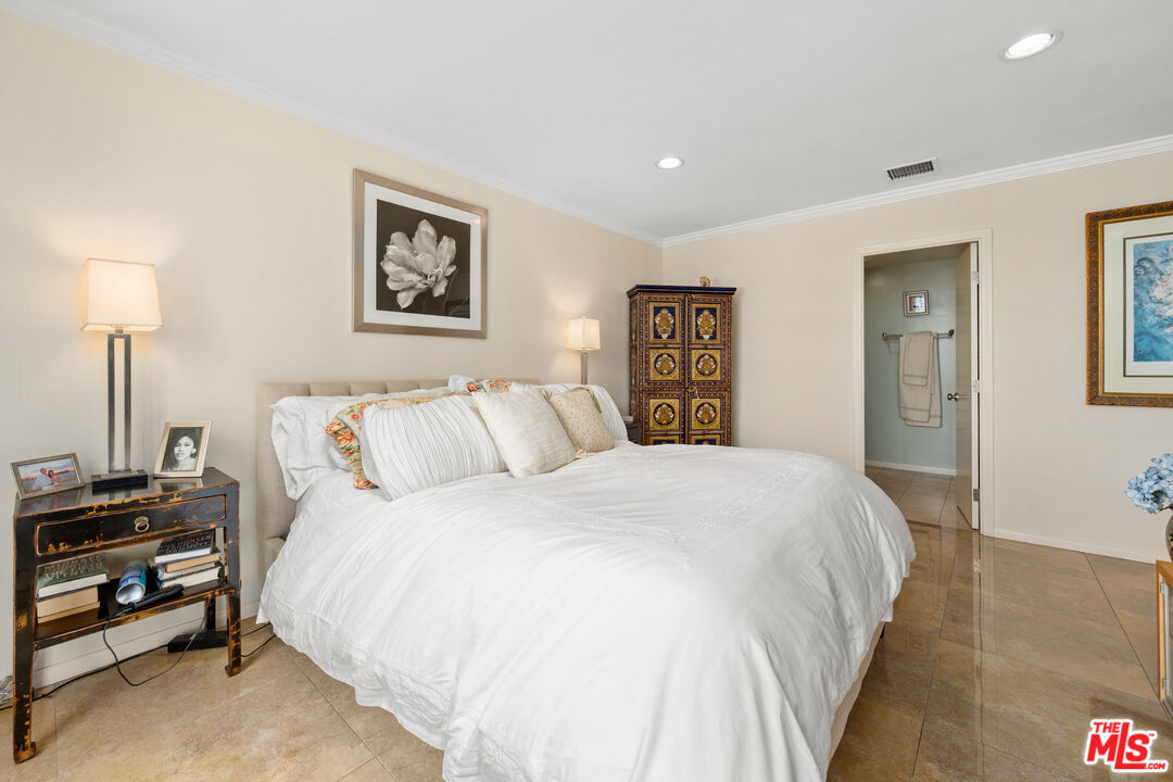 2160 Century Park Unit: 1712