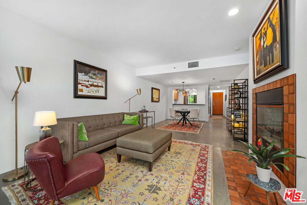 2960 Neilson Way Unit: 103