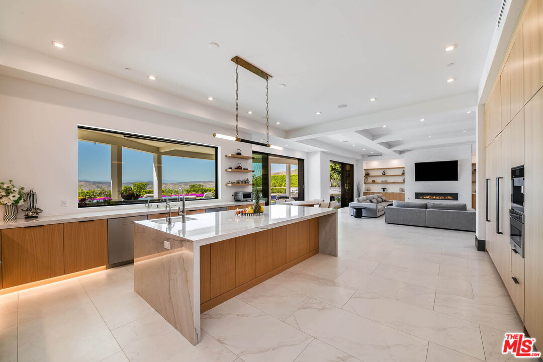 25201 Prado Del Misterio