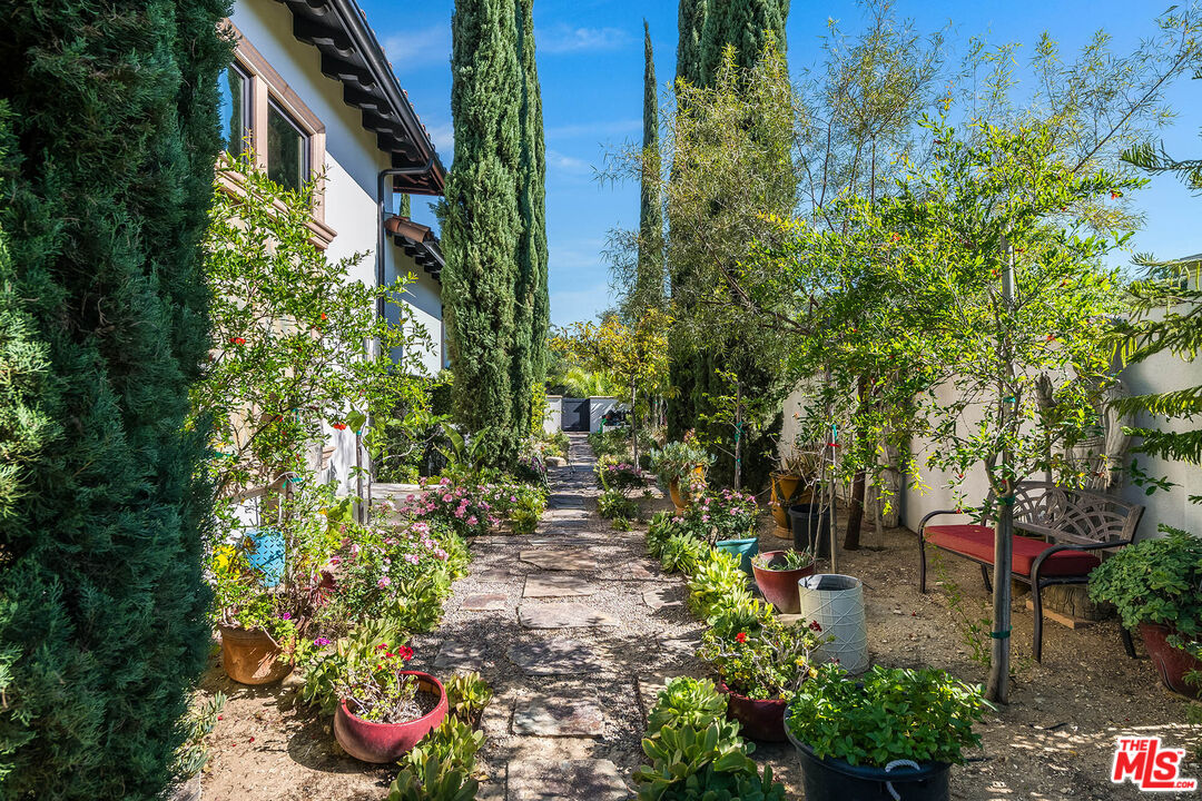 25201 Prado Del Misterio