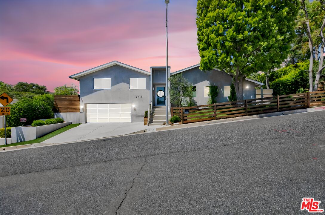 13710 Bayliss Rd
