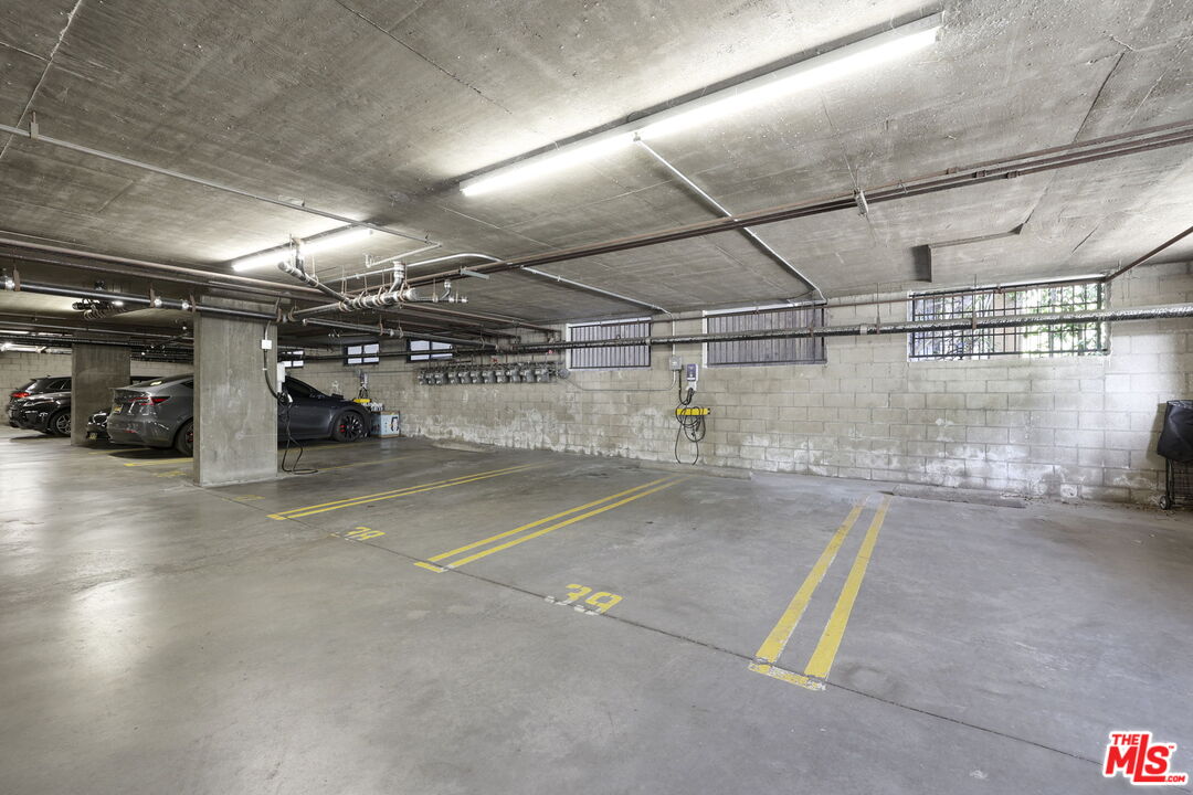 723 Westmount Dr Unit: 206