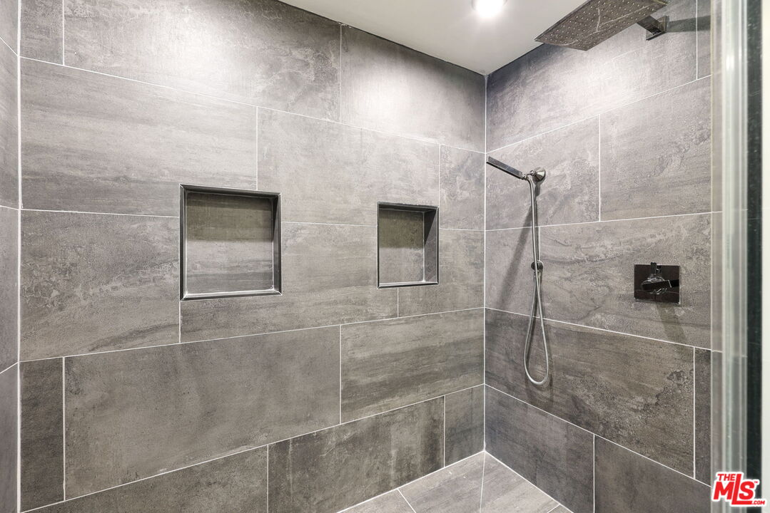 723 Westmount Dr Unit: 206