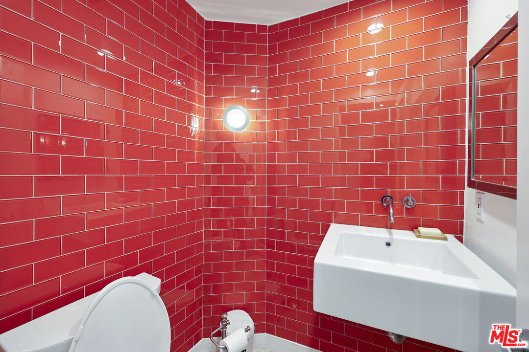 723 Westmount Dr Unit: 206