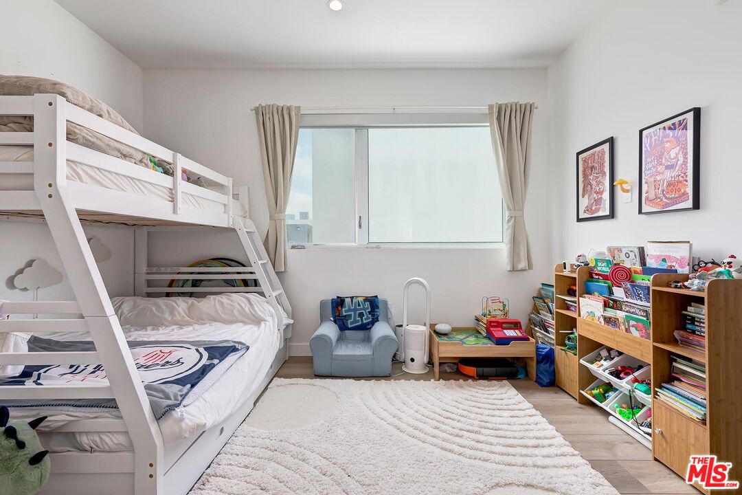 957 Figueroa Ter Unit: 313