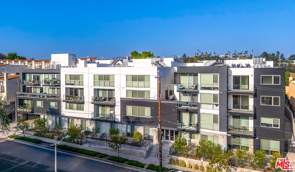 957 Figueroa Ter Unit: 313