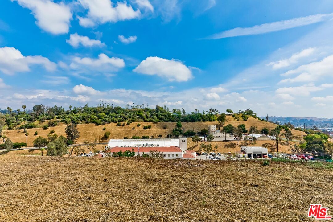 957 Figueroa Ter Unit: 313
