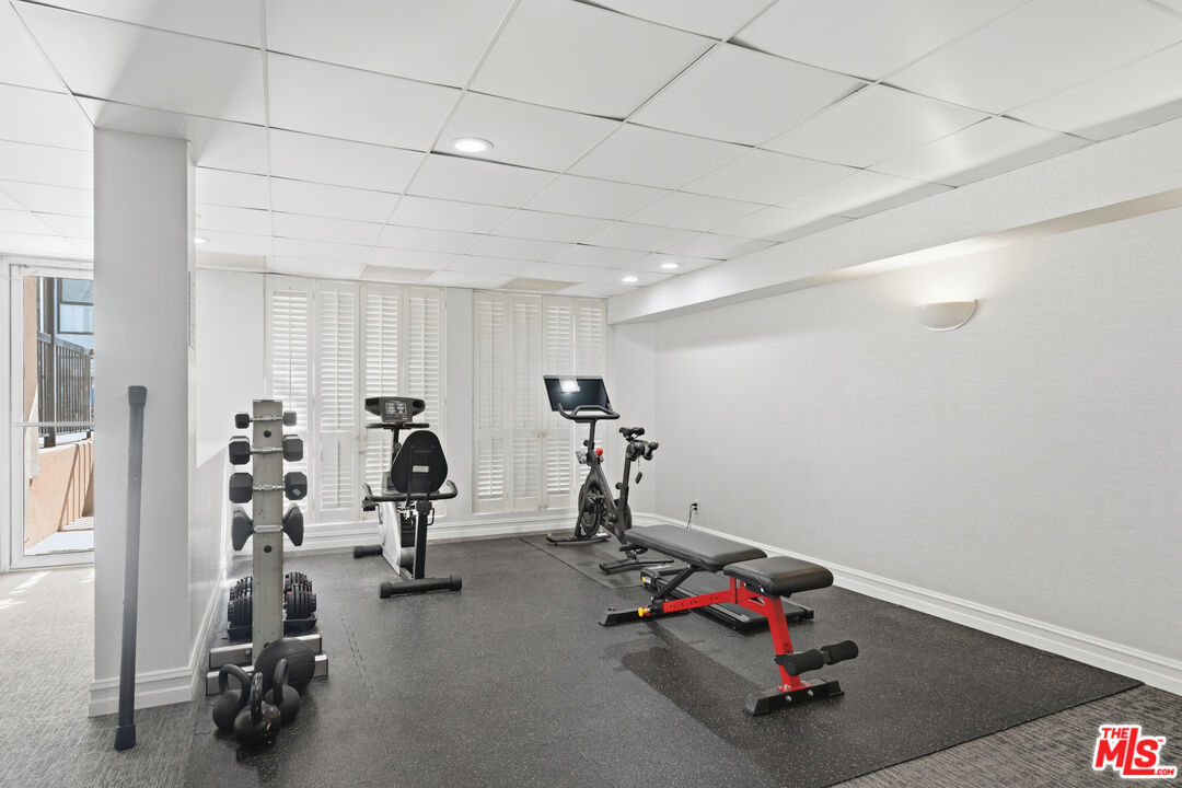 906 N Doheny Dr Unit: 221