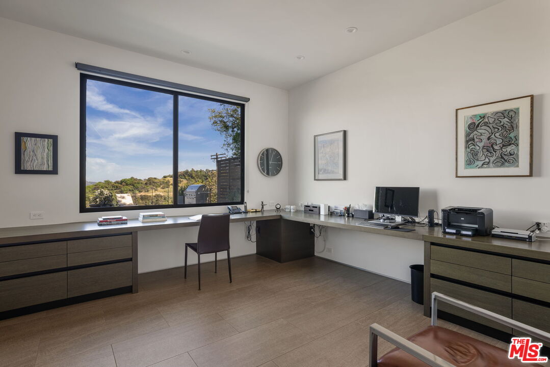 3337 Beverly Ranch Rd