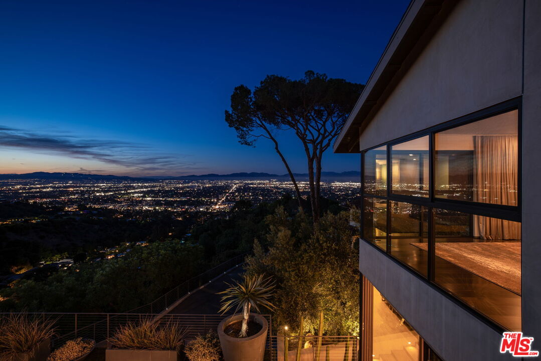 3337 Beverly Ranch Rd