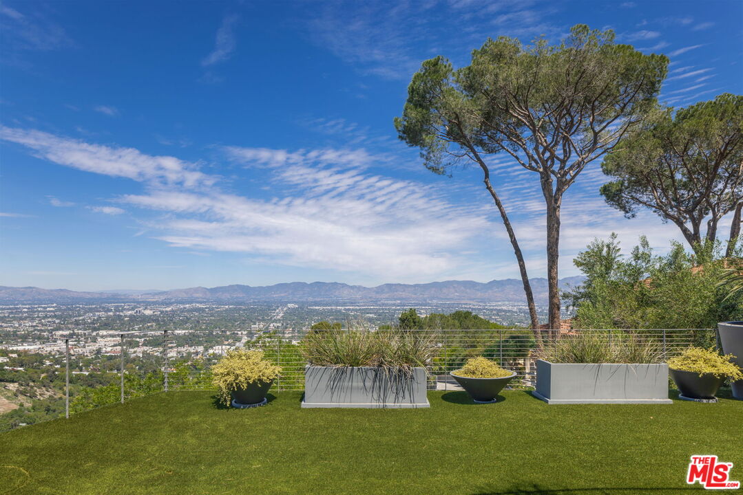 3337 Beverly Ranch Rd