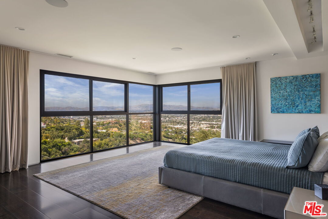 3337 Beverly Ranch Rd