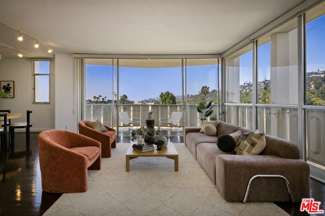 4455 Los Feliz Blvd Unit: 708