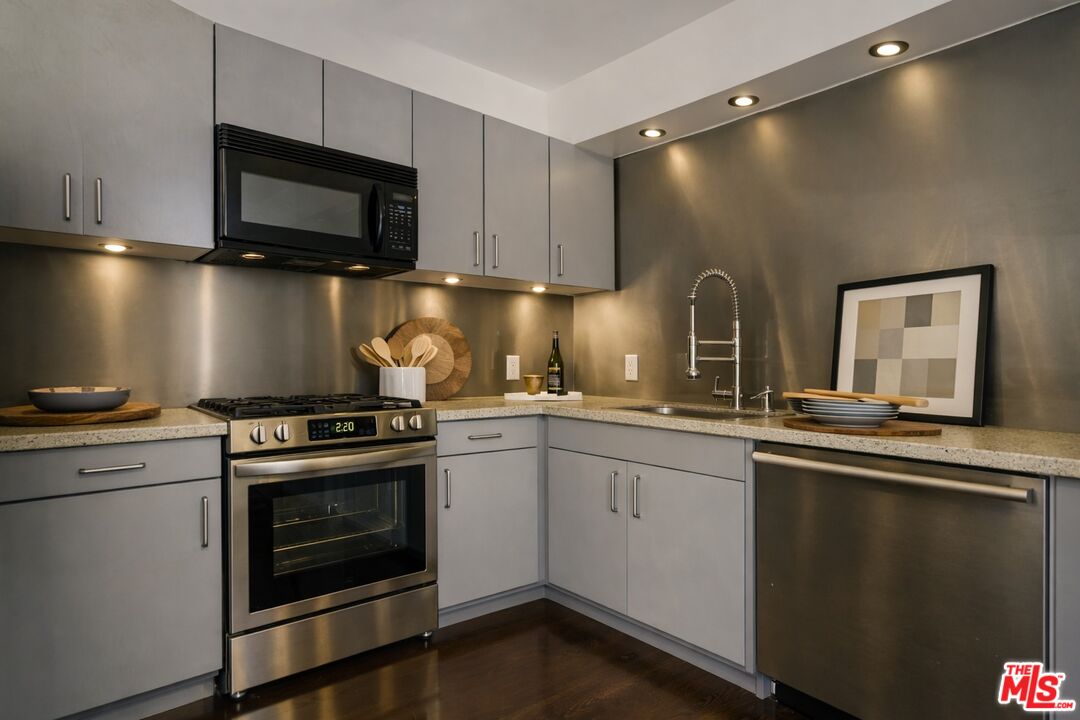 4455 Los Feliz Blvd Unit: 708